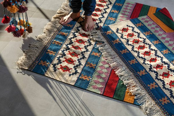 Comment intégrer des couleurs chaudes dans sa décoration ethnique ?